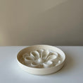 Ladda bild i gallerivisaren, Slickmatta / blomma / beige
