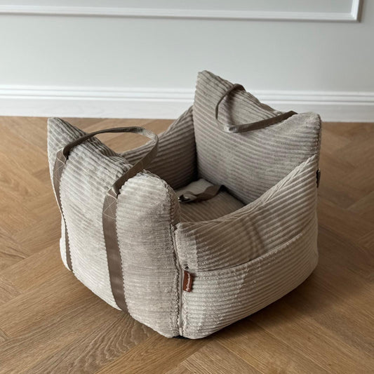 NYHED - Lille Björk bilsäte för hundar - beige / Bred sammet 52 x 52 x 36 cm