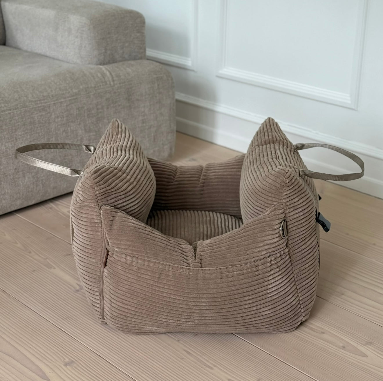 Björk bilsäte för hundar - ljus brun bred sammet