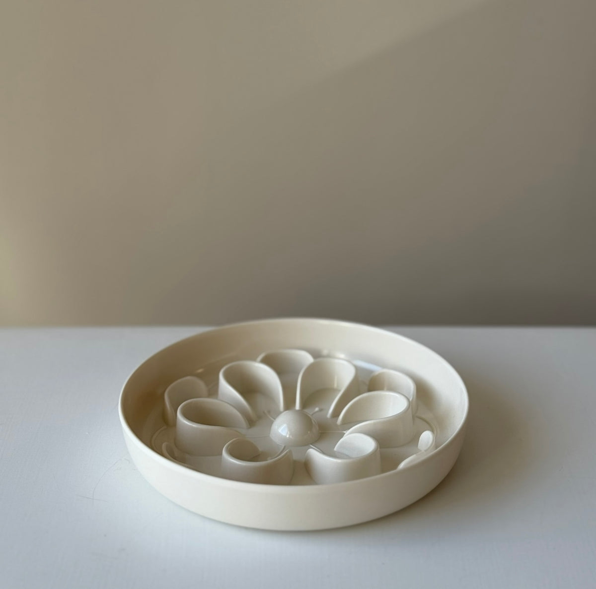 Slickmatta / blomma / beige