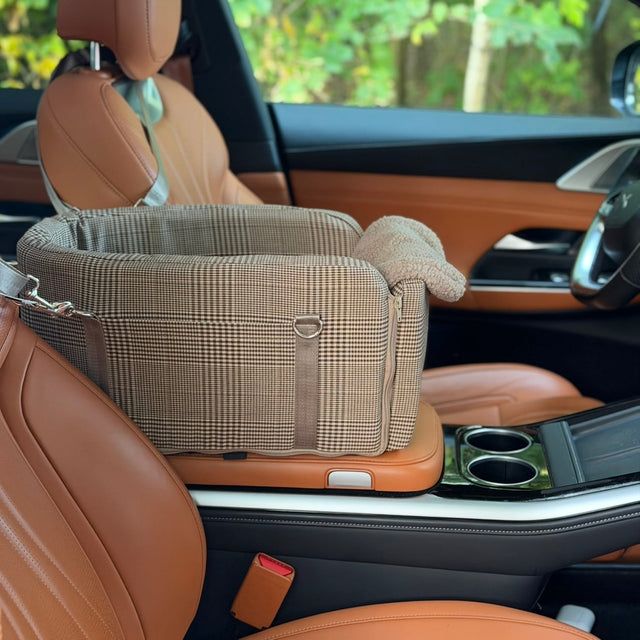 AGNES BILSÄTET FÖR HUNDAR I LJUSBRUN / rutig - MITTKONSOL