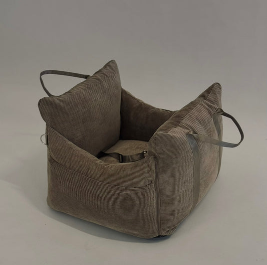 NYHED - LILLE BJÖRK BILSÄTE FÖR HUNDAR - Brun 52 X 52 X 36 CM