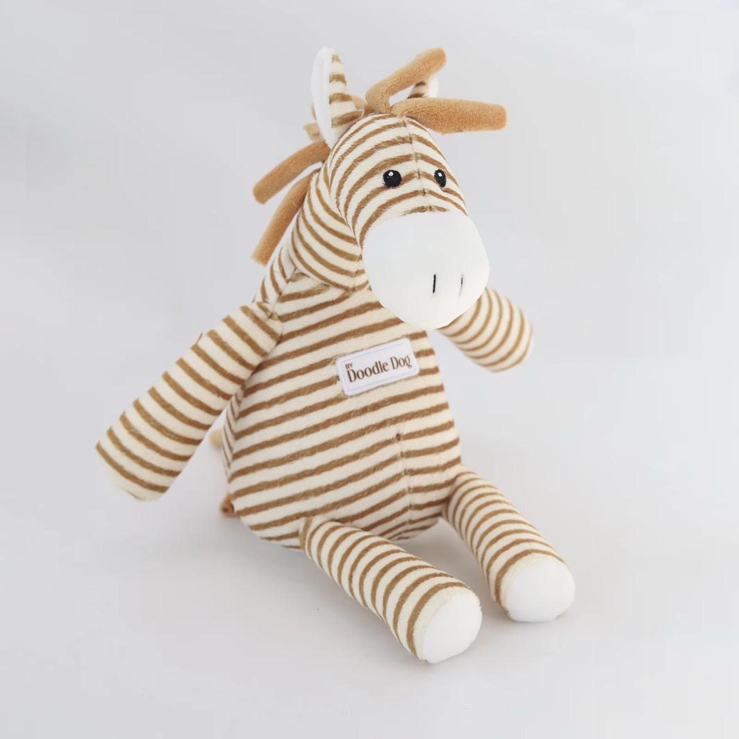 Giraffen Georg fra By Doodle Dog