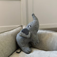 Ladda bild i gallerivisaren, Eiby elefant
